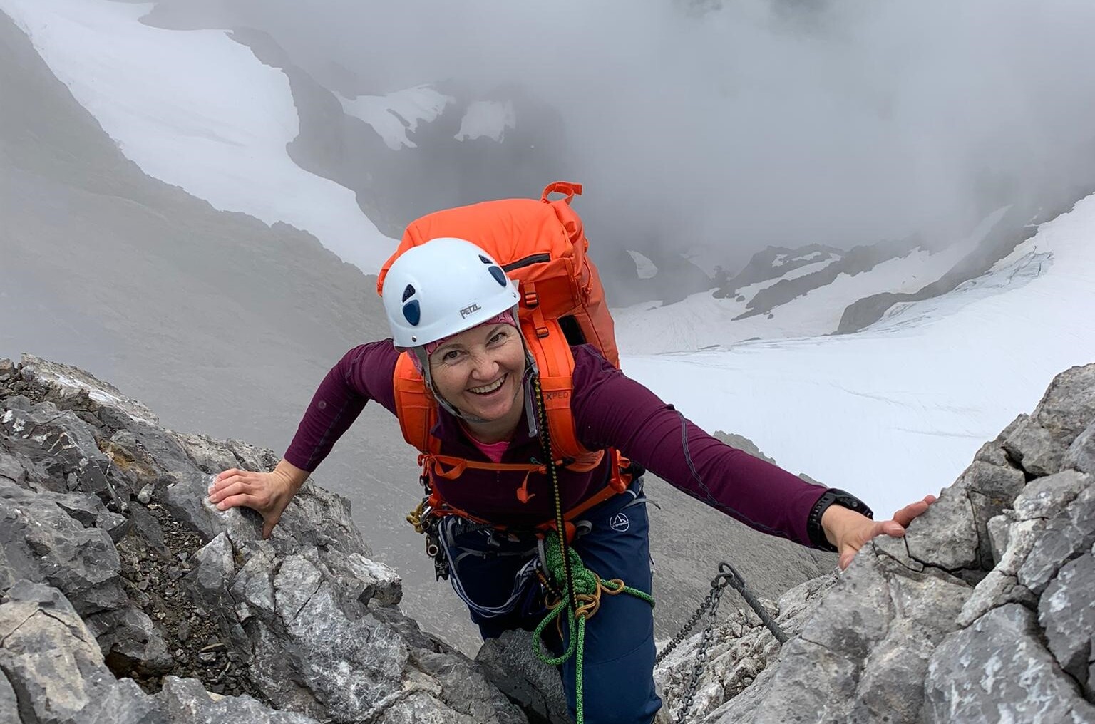 Sara Weltsch beim Klettern am Vrenelisgärtli.
