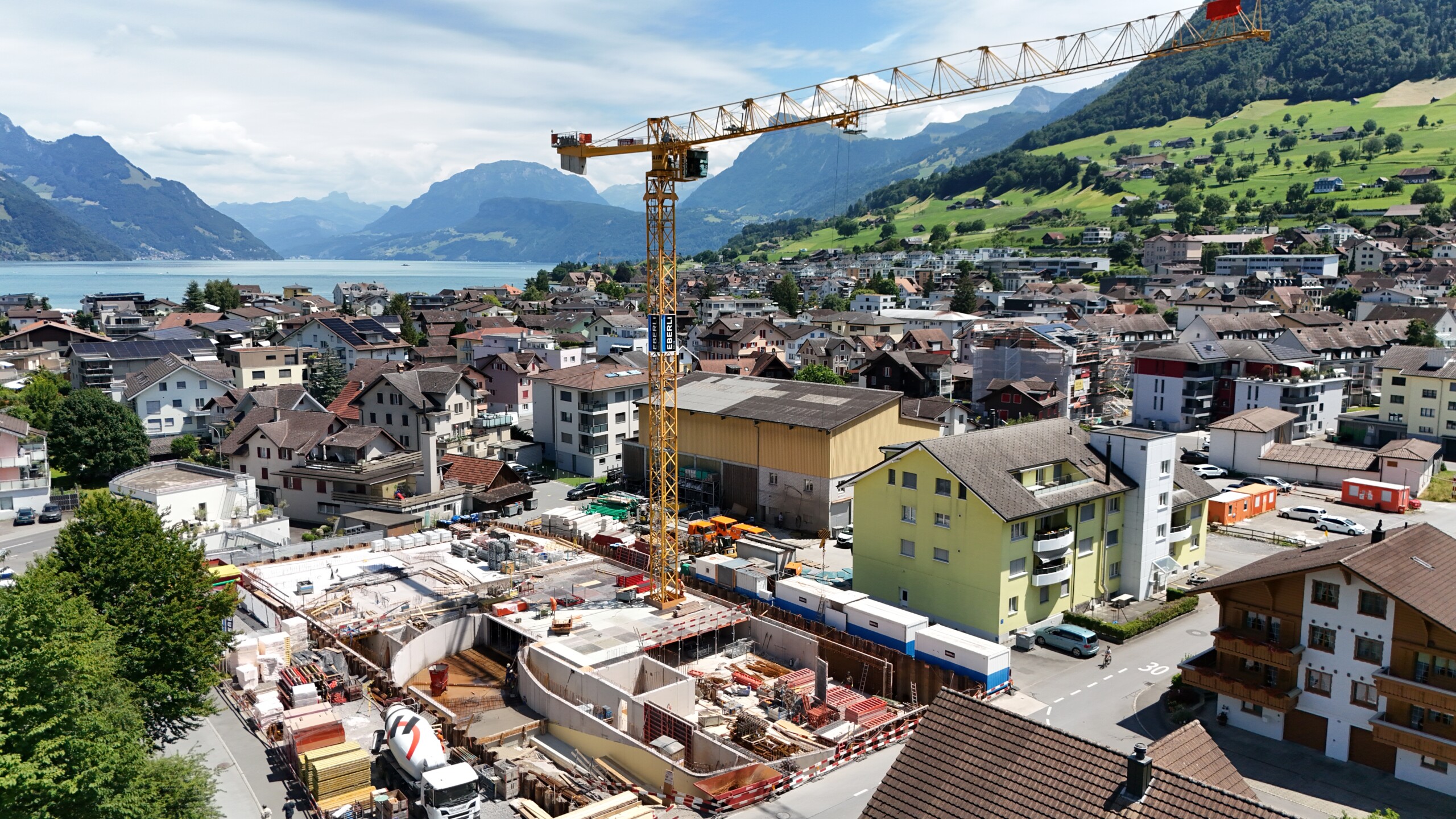 Mehrfamilien- und Gewerbehaus Buochs Baureferenz