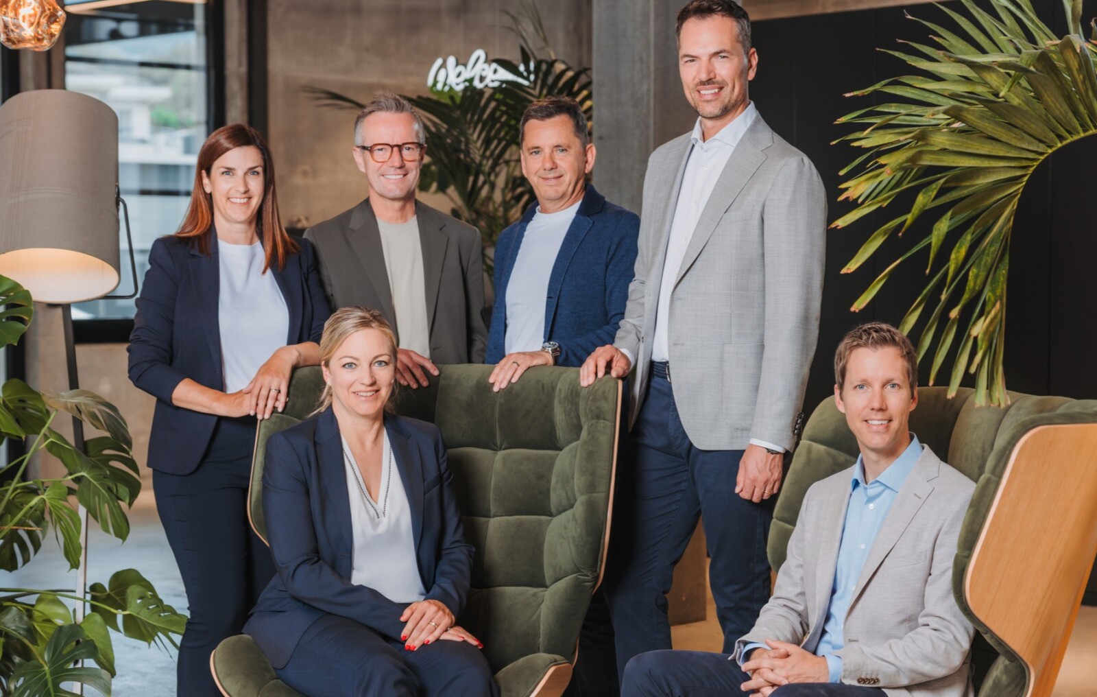 Die EBERLI Geschäftsleitung. v.l.n.r.: Patricia Andri, Karin Röthlin-Banz, Martin Barmettler, Michael Hofherr, Alain Grossenbacher, Simon Unternährer